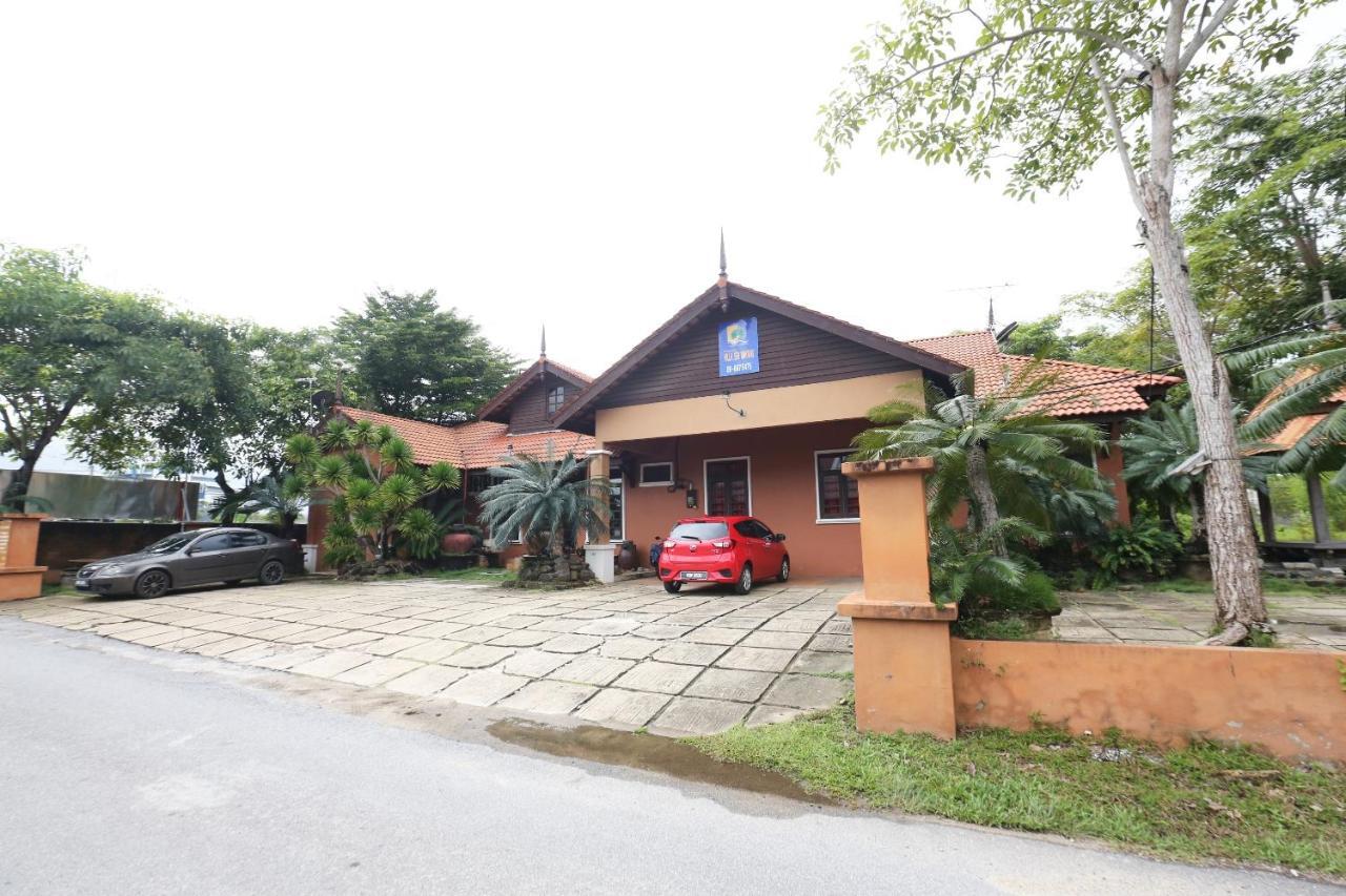 Oyo 89523 Villa Sri Mayang كُوالا تيرينغانو المظهر الخارجي الصورة